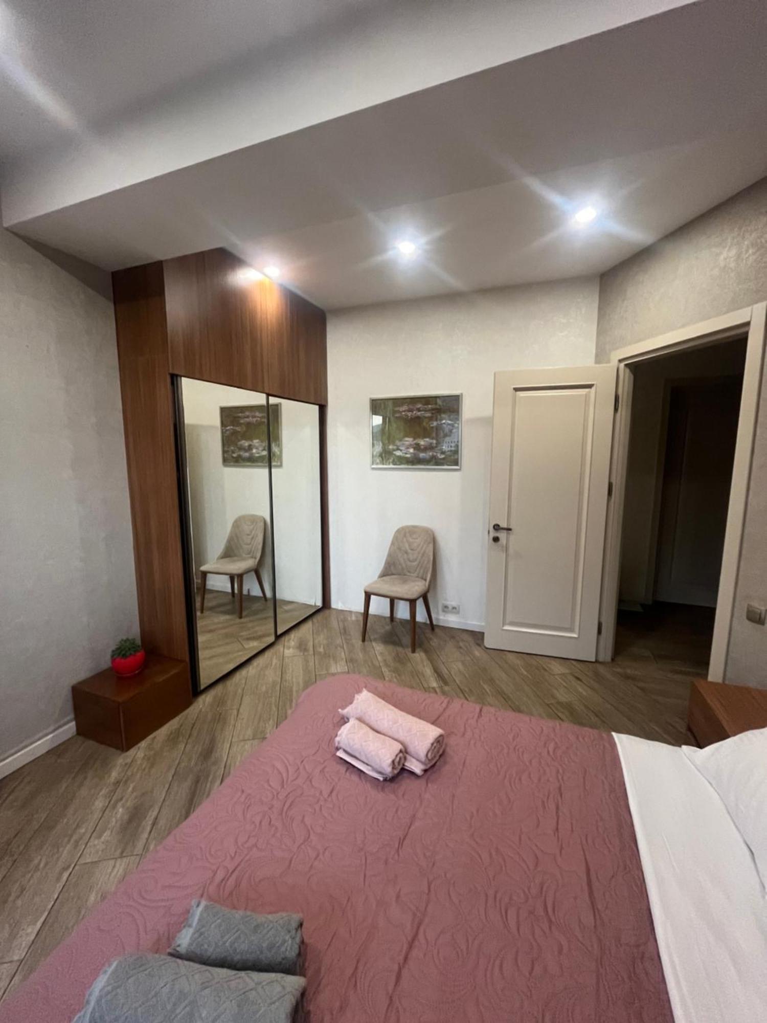 Panorama Khiliani Apartment Tbilisi ภายนอก รูปภาพ
