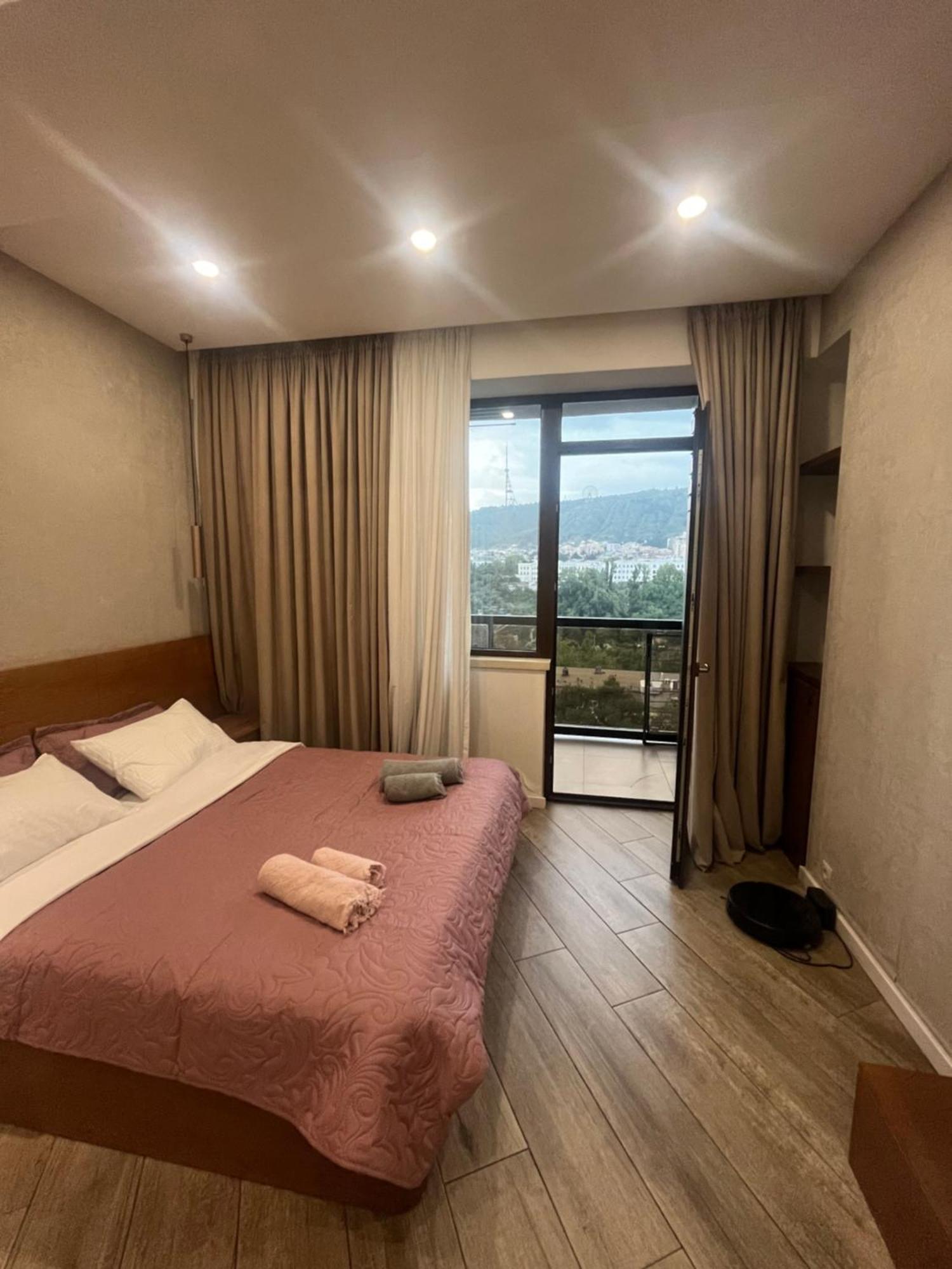 Panorama Khiliani Apartment Tbilisi ภายนอก รูปภาพ
