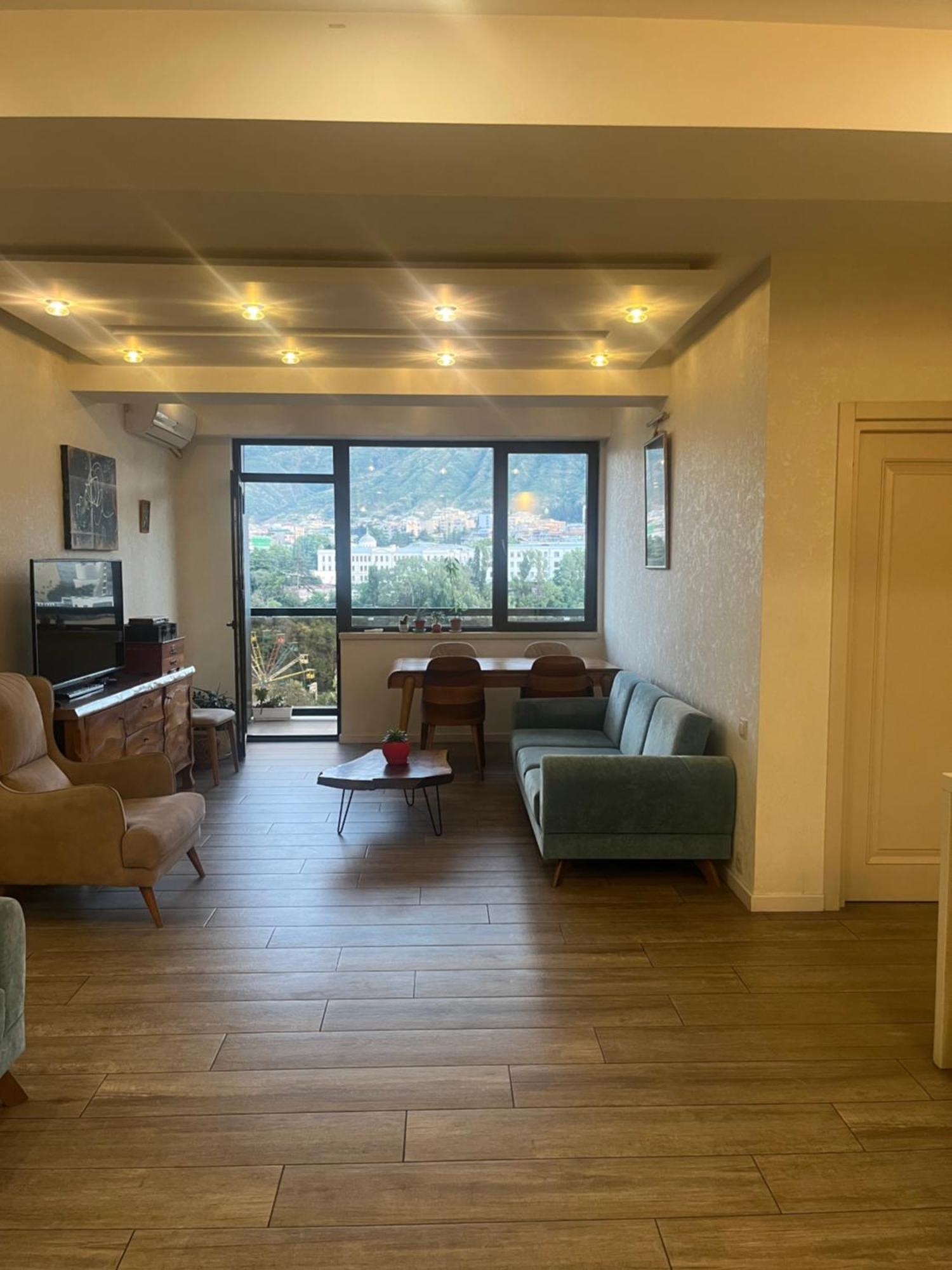 Panorama Khiliani Apartment Tbilisi ภายนอก รูปภาพ